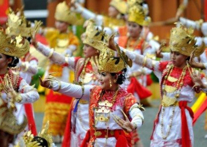 Kamis Beradat Jadi Cara Baru Lampung Jaga Budaya di Tengah Modernisasi