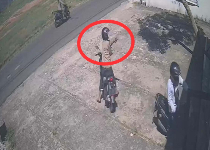 Aksi Curanmor di Bandar Lampung Terekam CCTV, Pelaku Lepaskan Tembakan