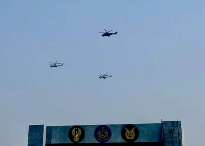 Helikopter Prabowo Dikawal Dua Heli TNI, Terbang di Langit Cilangkap