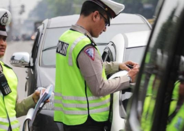Biasakan hal Berikut jika Ingin Lolos dari Razia Lalu Lintas 