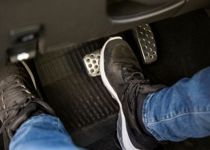Jangan Tunggu Terlambat! Ini Penyebab Rem Mobil Tiba-Tiba Blong