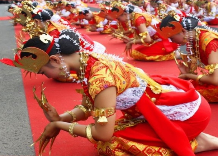 Merawat Tradisi Lewat Tari Sigeh Pengunten, Mahakarya Penyambutan Dua Adat Lampung