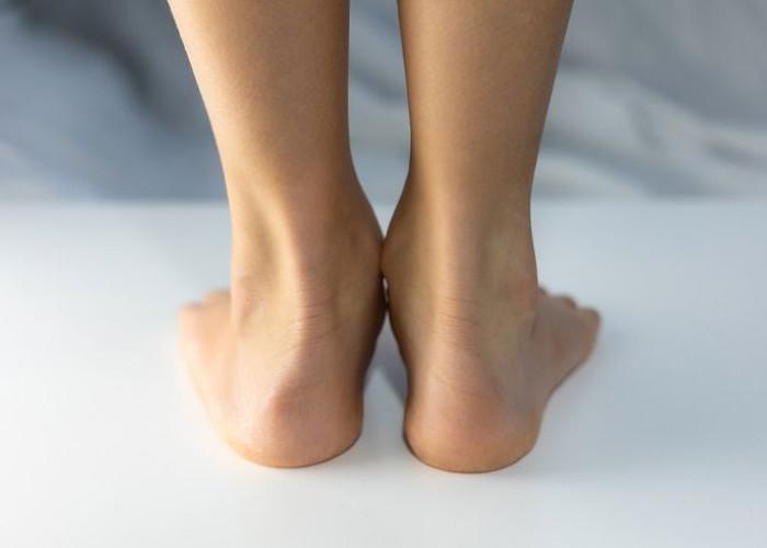 Sama-Sama Pakai Sepatu Seharian, Kenapa Bau Kaki Tiap Orang Berbeda?