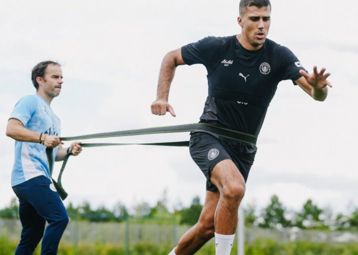 Rodri Tenangkan Fans: Absen dari Timnas Spanyol, Fokus Pulihkan Cedera Demi Manchester City