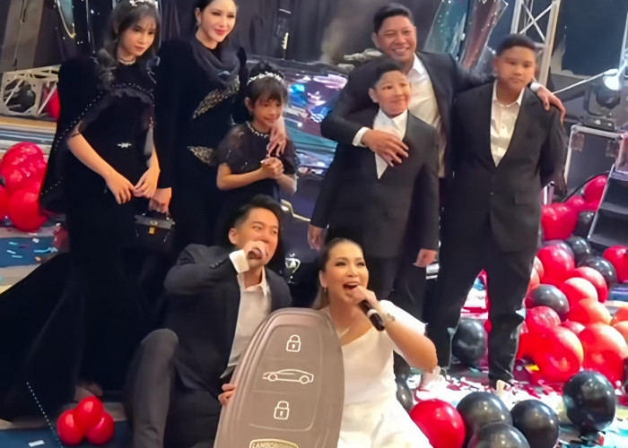 Viral Anak Usia 9 Tahun di Makassar Dapat Hadiah Lamborghini Rp23 Miliar