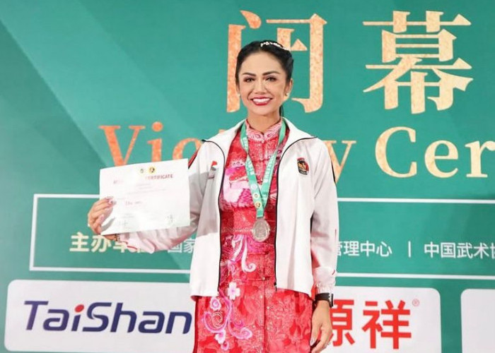 Krisdayanti Sukses Raih Medali Perak pada Kejuaraan Dunia Wushu 2025 di China