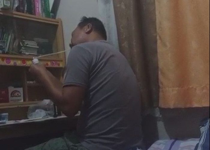 Viral, Video Diduga Kepala SD Negeri di Tulang Bawang Lampung Hisap Sabu – Sabu