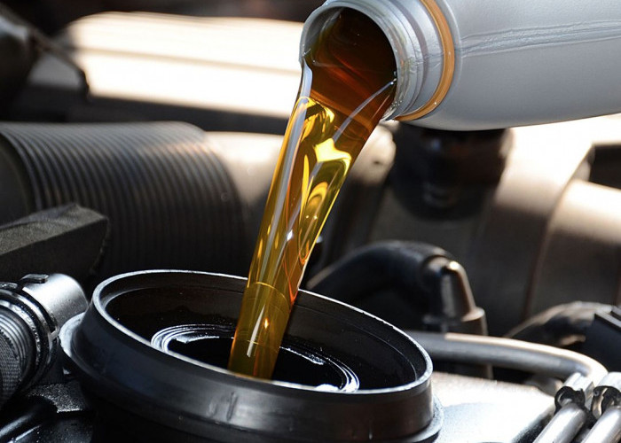 Kapan Waktu Ideal Ganti Oli Motor? Simak Panduan Lengkapnya di Sini!
