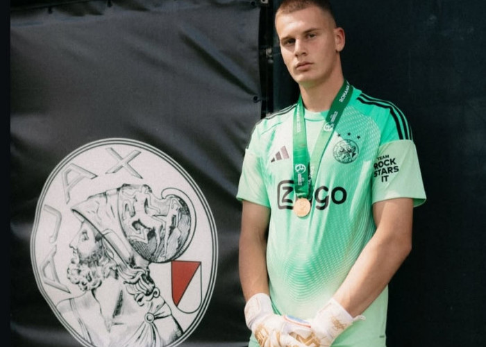Ajax Resmi Rekrut Joeri Heerkens dari Sparta Prague, Sosok Kiper Muda Bertalenta