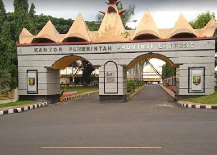 Pemprov Lampung Bagikan Stiker Barcode Demi Kelancaran Pajak