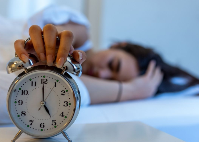 Sering Begadang dan Kurang Tidur? Kebiasaan Ini Berkaitan dengan Risiko Sleep Paralysis