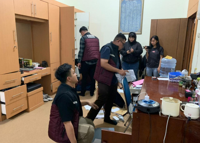 Tim Pidsus Kejari Lampung Timur Geledah Rumah Mantan Bupati, Sita Dokumen Terkait Kasus Tambang Pasir 98,8 Hek