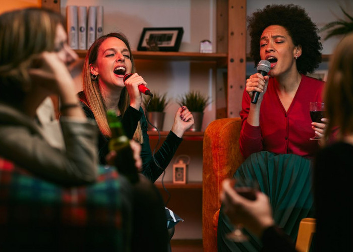 Seni Melepas Beban: Mengapa Karaoke Adalah Terapi Stres Terbaik