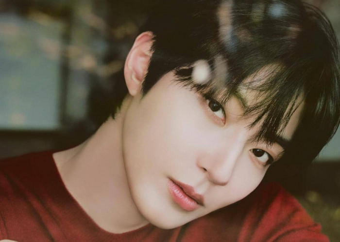 Hwang In Youp Bikin HIYILY Jakarta Histeris, Turun Langsung Bagikan Mawar di Fan Meeting