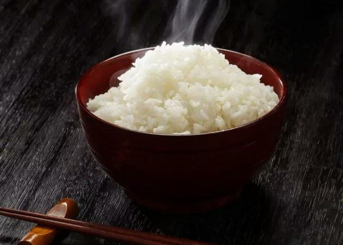 Dampak Tersembunyi Makan Nasi Panas, Lindungi Gigi Anda Terutama di Usia Lanjut