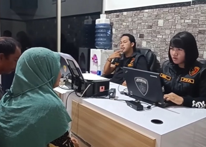 Suami Gerebek Istri, Sudah 1 Bulan Kumpul Kebo Dengan Mantan Pacar Sewaktu SMA di Lampung