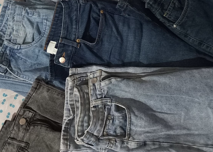 Kenapa Celana Jeans Bisa Memudar Setelah Sering Dicuci?