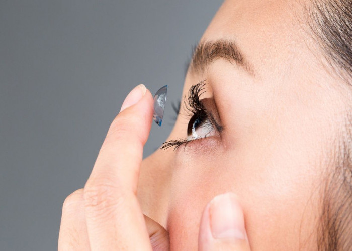 Cantik Pakai Softlens, Tapi Aman Nggak Sih Buat Mata?