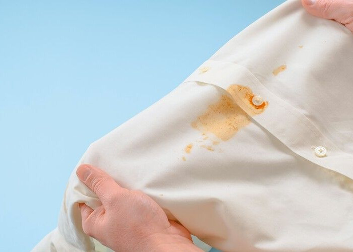 Rahasia Pakaian Awet, Cek Tips Ampuh Hilangkan Noda Ini!