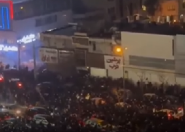 Iran Terancam Chaos, Demonstrasi Meluas hingga Internet Diputus