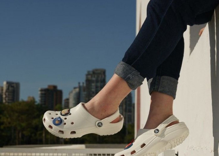 Sandal Crocs, Perpaduan Kenyamanan dan Gaya yang Kian Digemari