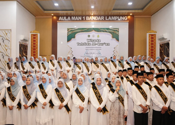 Ratusan Siswa MAN 1 Bandar Lampung Ikuti Wisuda Tahfidz, Hafalan Capai 13 Juz