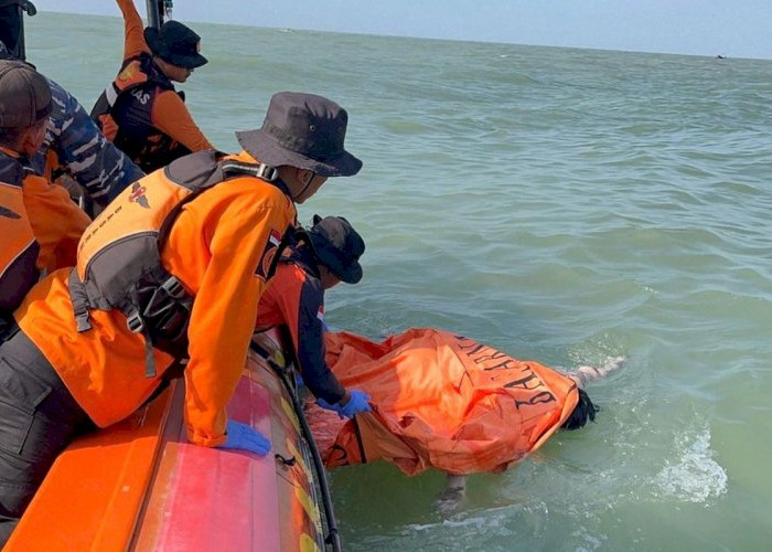 Nelayan KM Arof Ditemukan Meninggal, Tim SAR Lampung Timur Lanjutkan Pencarian Nahkoda yang Hilang