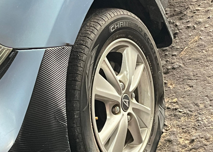 Ban Mobil Pecah Saat Melaju? Lakukan Langkah Ini Agar Kendaraan Tetap Terkendali