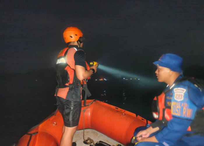 Pelajar Asal Tanggamus Ditemukan Setelah Terseret Arus di Pantai Teba