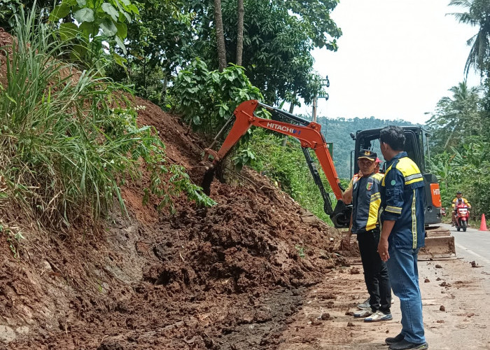 BMBK Lampung Benahi Drainase Jalan Lempasing-Padang Cermin, Target Bebas Lubang Jelang Lebaran