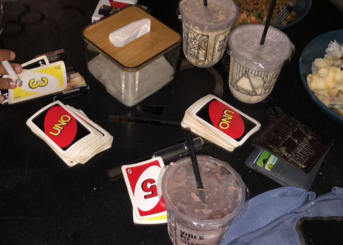 Nongkrong Sampai Tengah Malam!! Bikin Bahagia atau Diam-Diam Merusak?