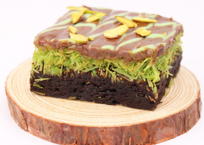 Pistachio Kunafa Brownies, Kreasi Kue Cokelat dengan Sensasi Renyah dan Lumer
