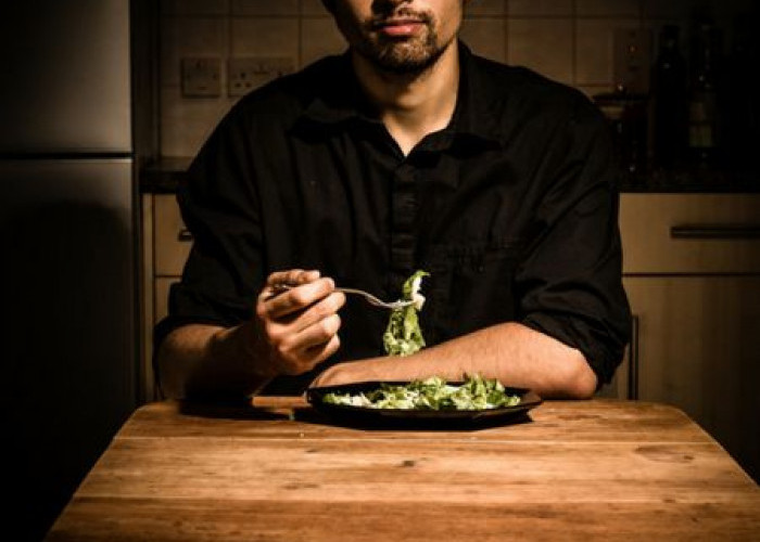 Ini Dampak Kebiasaan Makan Terlalu Malam bagi Tubuh!