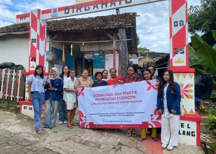 Mahasiswa Hubungan Internasional Unila Berhasil Gelar Sosialisasi Pengolahan Sampah Organik Menjadi Eco-Enzyme