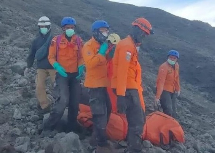 Yasirli Amri Bersama 22 Pendaki Ditemukan Wafat Di Area Puncak Gunung Marapi 