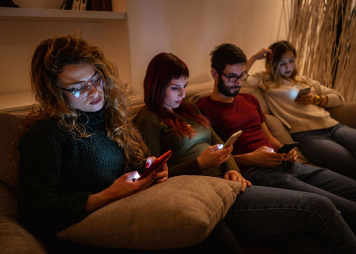 Screen Time Meningkat : Waspada Risiko Kesehatan dari Gadget!