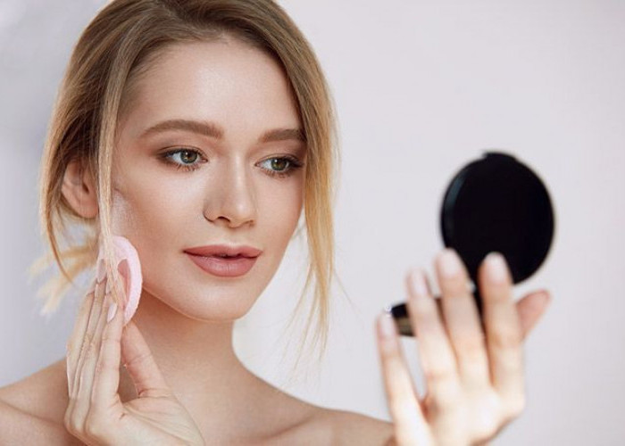Makeup Geser? No Way! 5 Loose Powder Ini Bikin Flawless dari Pagi Sampai Malam