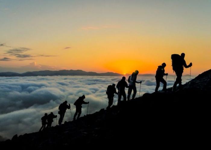 Kamu Suka Mendaki Gunung? Ini 5 Gunung di Lampung yang Wajib Kamu Daki dan Masuk ke Wishlist