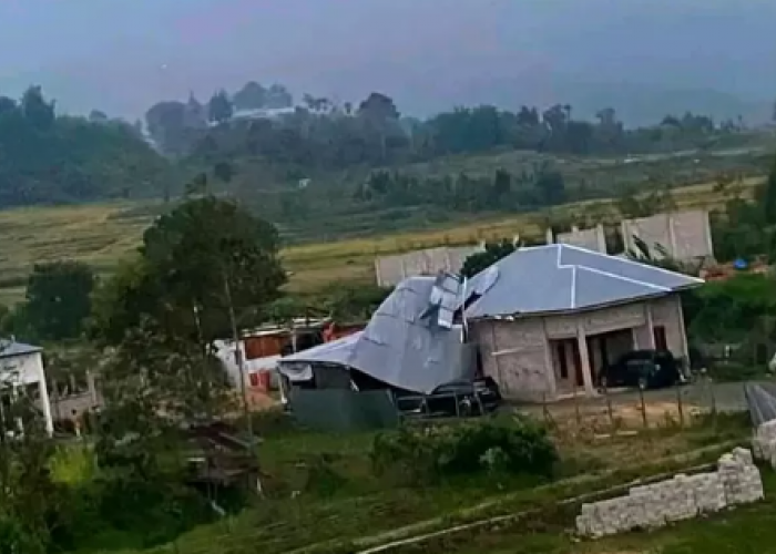 Puting Beliung Terjang Kerinci, 29 Rumah Warga di Desa Tutung Bungkuk Rusak