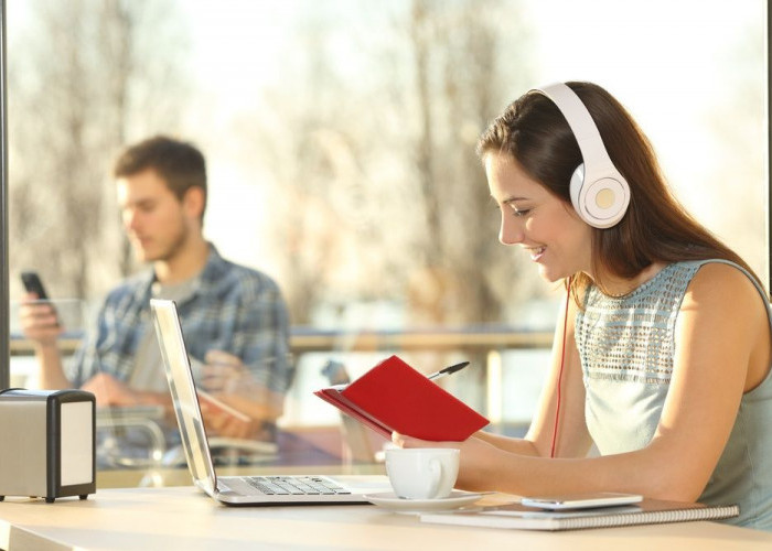 Manfaat Mendengarkan Musik Saat Proses Belajar Mengajar