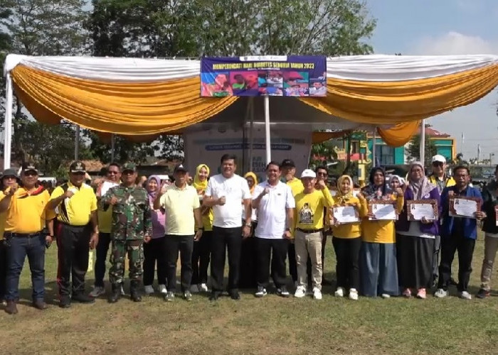 HKN ke-59, Bupati Lamteng Beri Penghargaan Atas Pencapaian Germas Cegah Sunting ke RSUD DSR