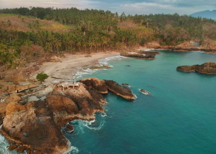 7 Pantai Terbaik di Kalianda, Lampung Selatan: Dari Spot Hits Instagramable hingga Surga Tersembunyi 