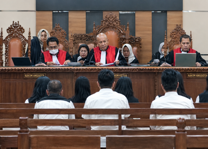Sidang Perdana Dugaan Korupsi Kredit BRI Pasar Tugu dan Kedaton, Delapan Terdakwa Hadir di Pengadilan