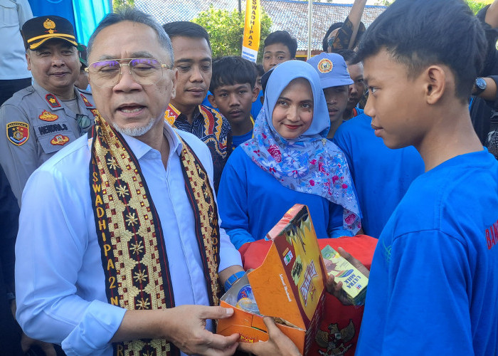  Zulhas Bagikan Makan Bergizi Gratis di Lampung, Ini Isinya!