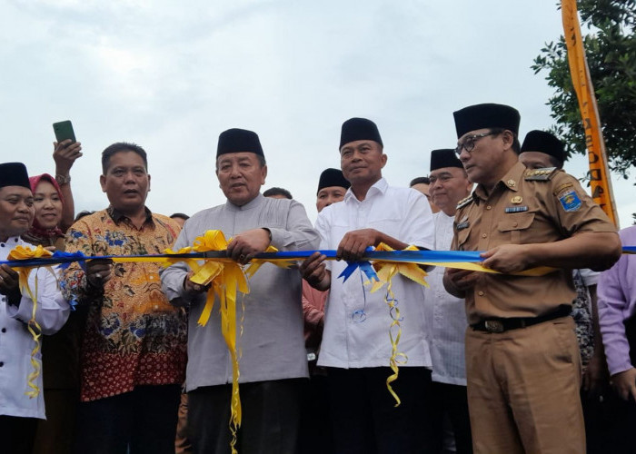 Di Zaman Milenial, 30 Tahun Jembatan Tradisional Diganti Jembatan Beton Oleh Gubernur Lampung 