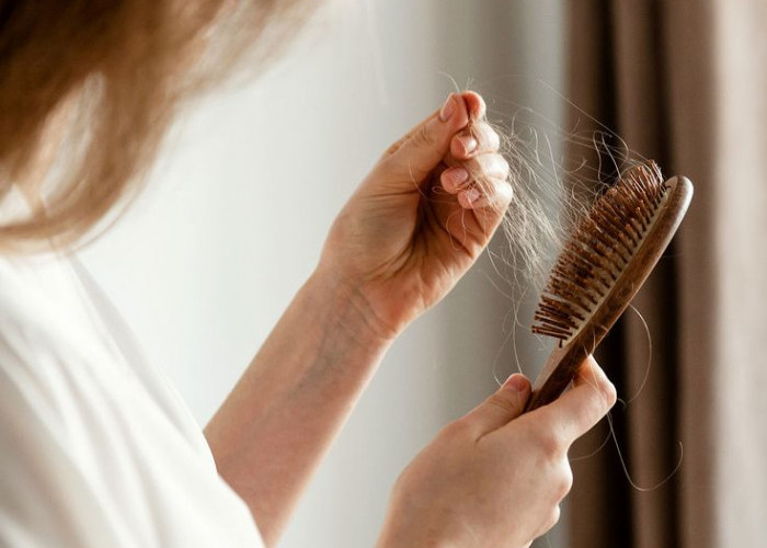 Kenali Kandungan Sampo yang Bantu Kurangi Rambut Rontok