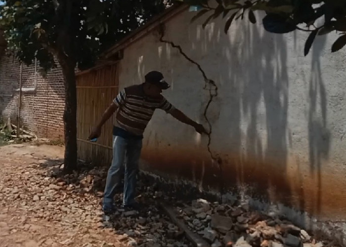 Rusak Rumah, Pengeboman Batu di Kecamatan Sido Mulyo Diprotes Warga Ketibung