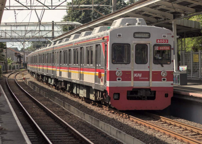 Lansia Tewas di Jalur Rel Tebet Usai Terserempet KRL