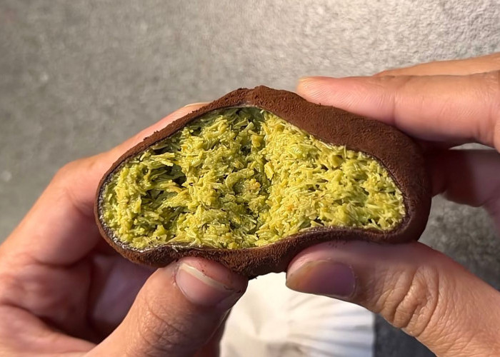 Lagi Cari Dessert Ramadan? Dubai Chewy Cookie Bisa Jadi Pilihan!