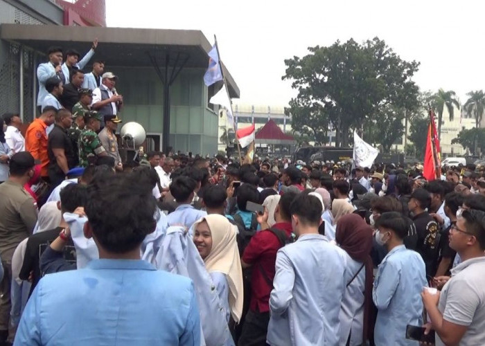 Herman Deru Teken Petisi Mahasiswa UIN Raden Fatah, Penanganan Karhutla Ditarget 5x24 Jam